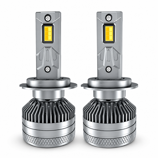 Set 2 becuri LED cu aplicație